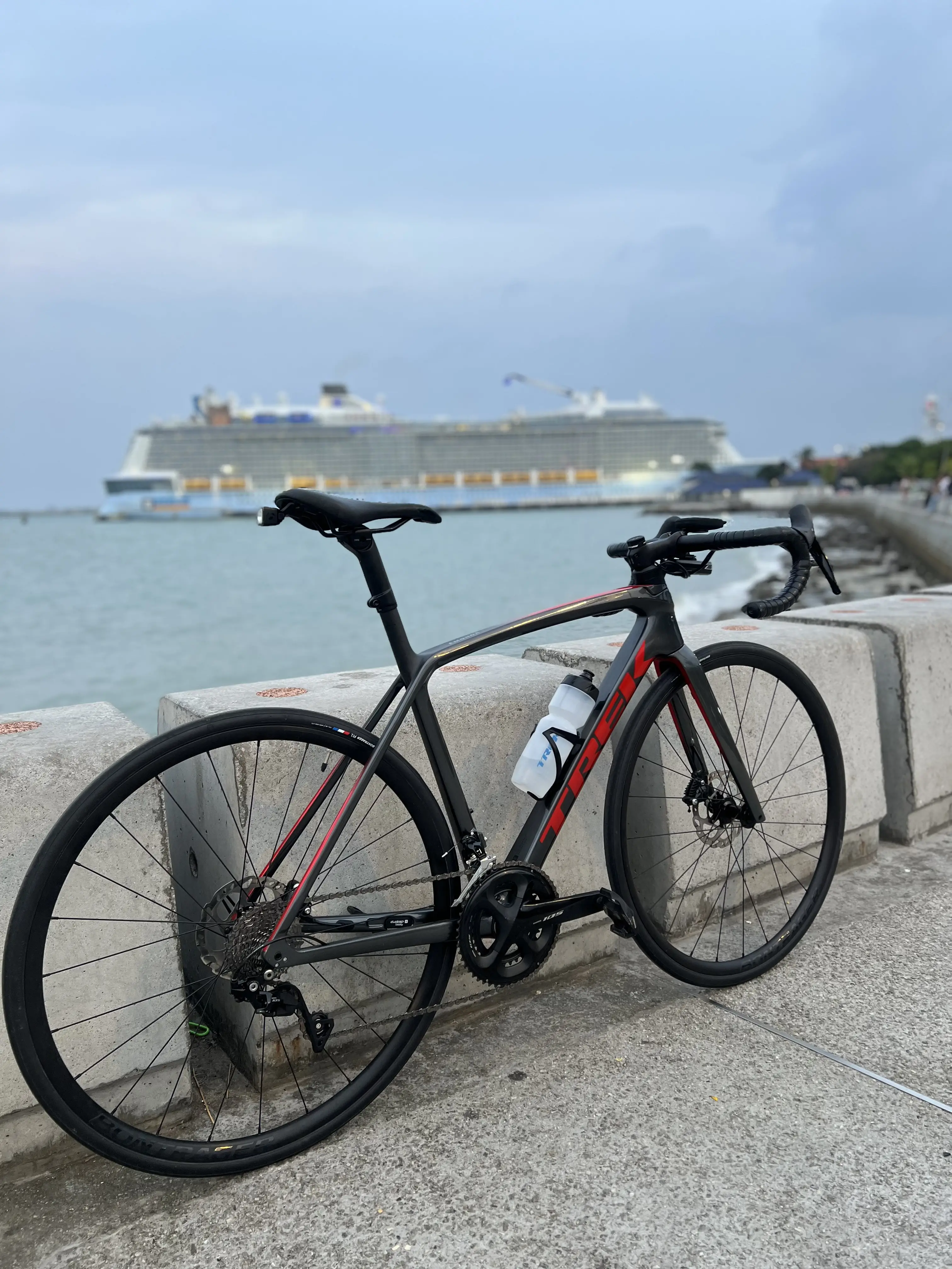 TREK Emonda 2025