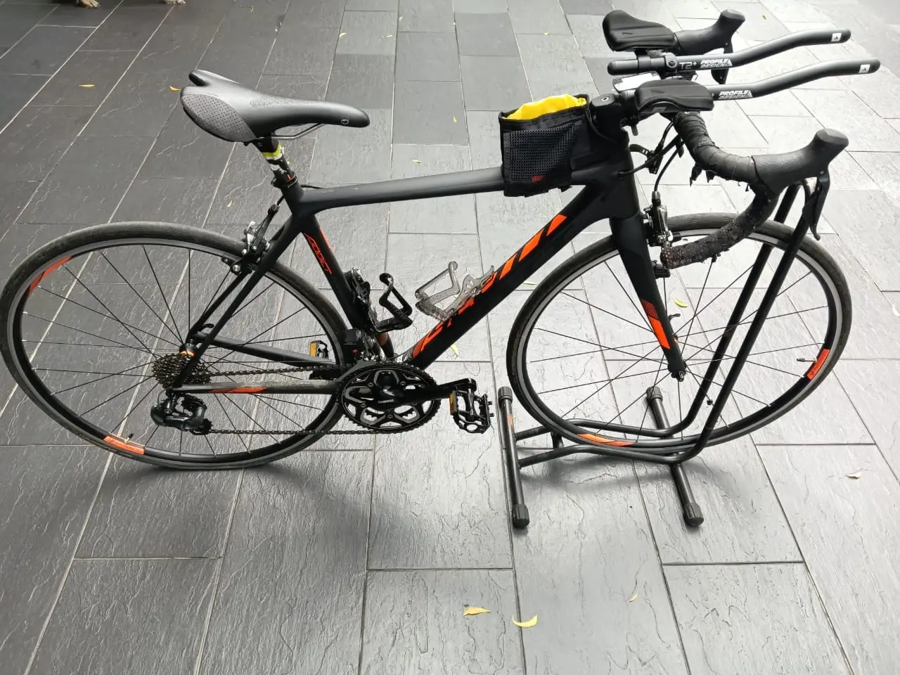 SCOTT road bike.  Priced to sell.