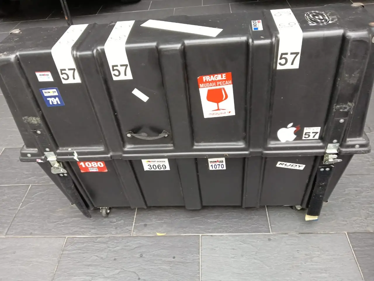 Bicycle travel hard case box.