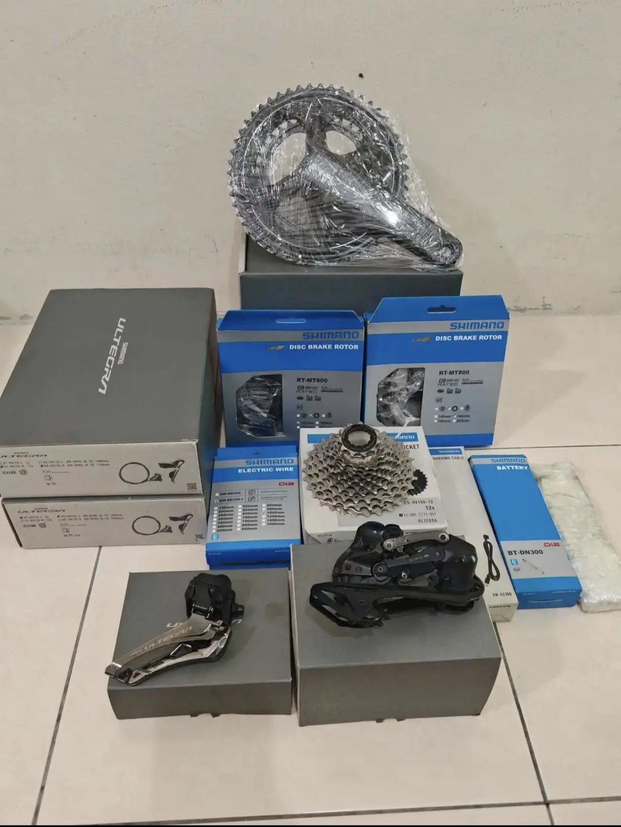 Shimano Ultegra R8170 Di2 - 12 Speeds (Disc) Like New !!