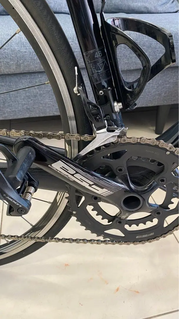 Cervelo R2 Carbon Road bike Shimano 105