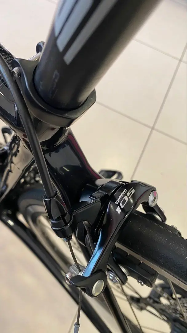 Cervelo R2 Carbon Road bike Shimano 105