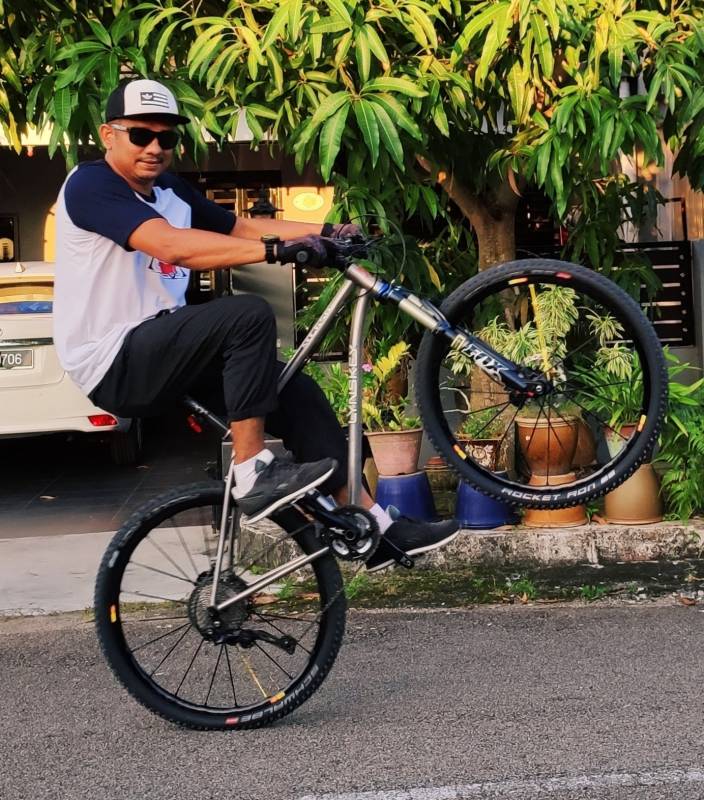 azmi