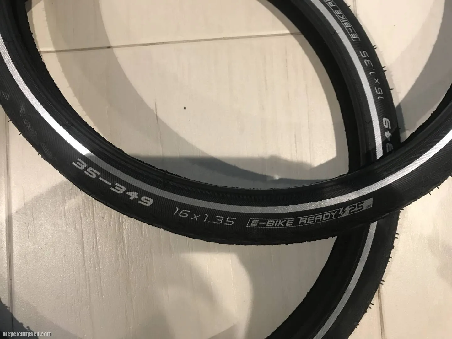 Folding bike tire