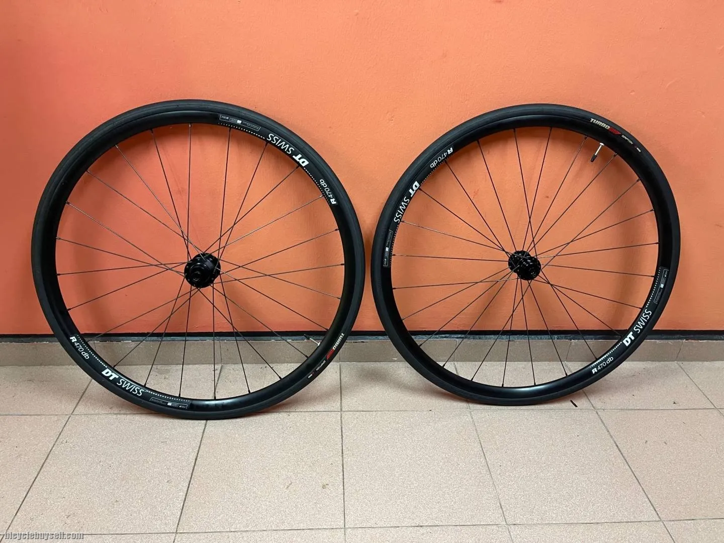 DT SWISS R470db Disc Wheelset with Specialized Turbo Pro Gripton tyre