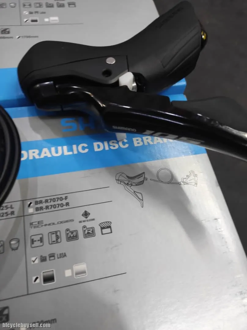 SHIMANO 105 R7020 HYDRAULIC DISC BRAKE  with SHIFTER