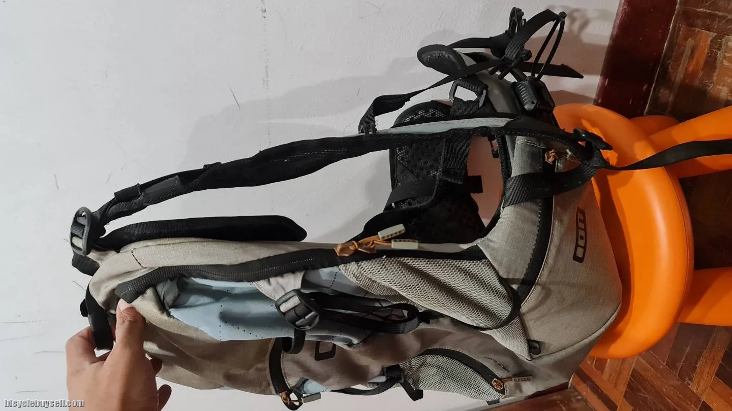 ION Transom 16 Backpack Grey