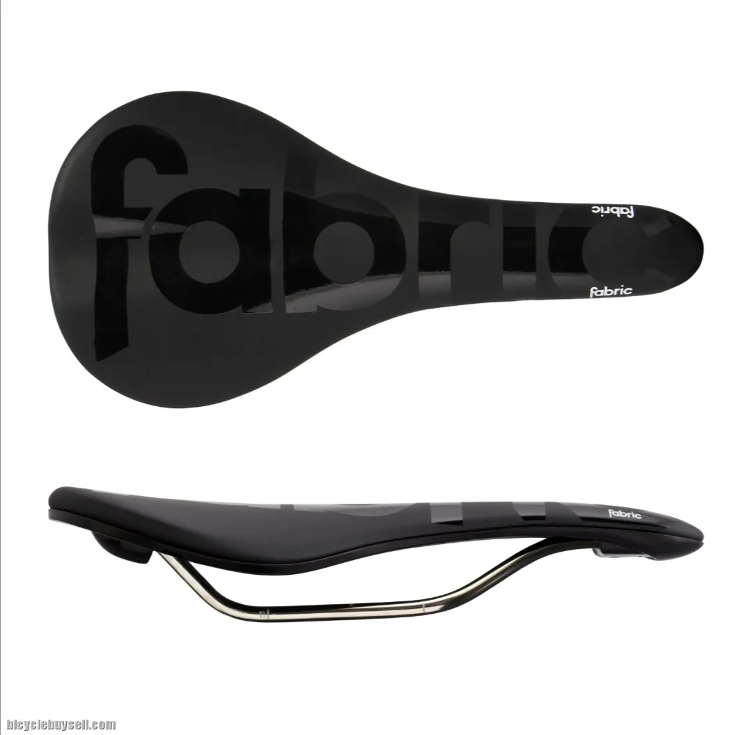 Fabric Scoop Flat Team Edition Black Titanium Rail 142mm Saddle