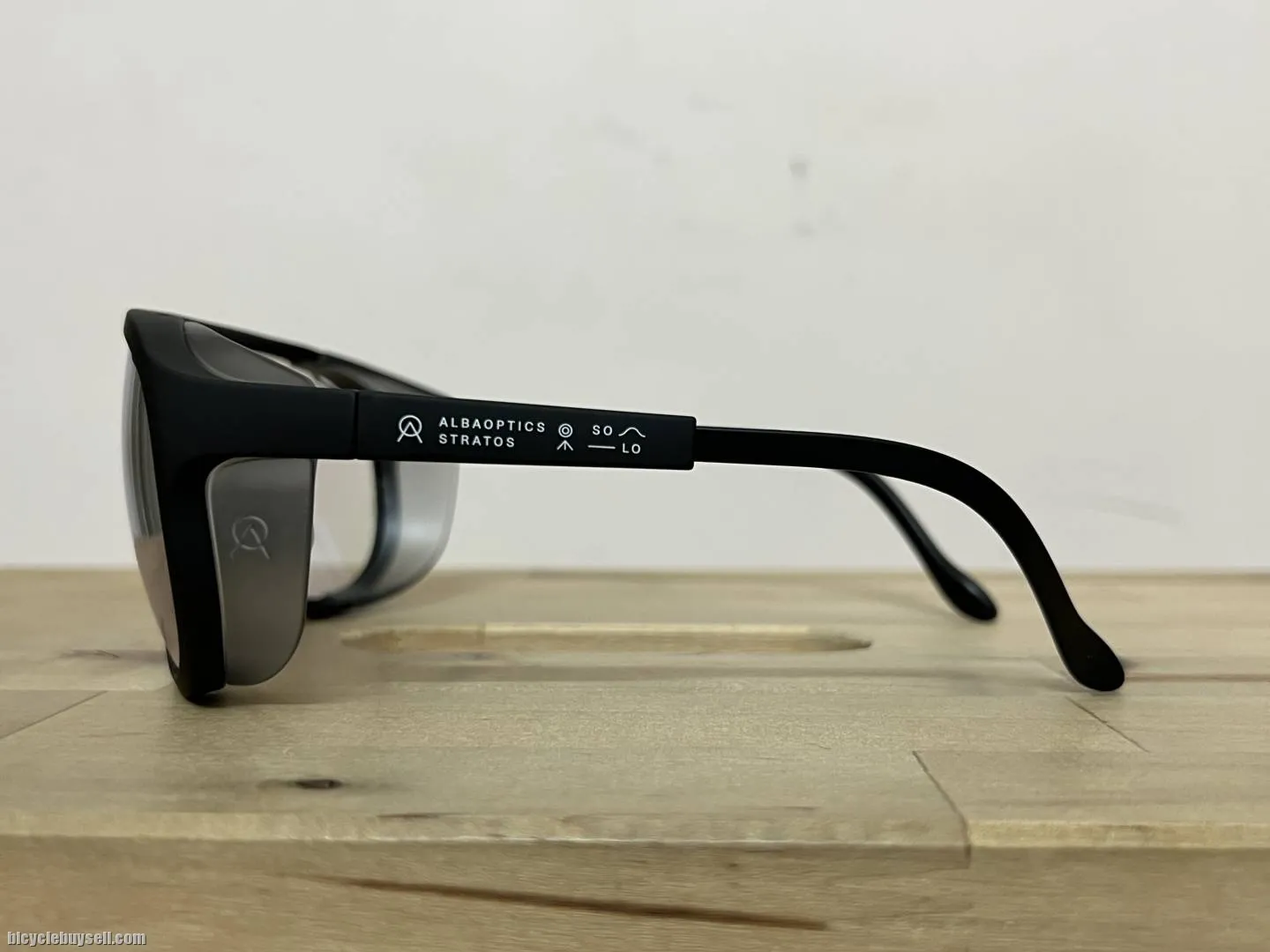 [SOLD] USED Alba Optics Solo Black L-Lens Beetle