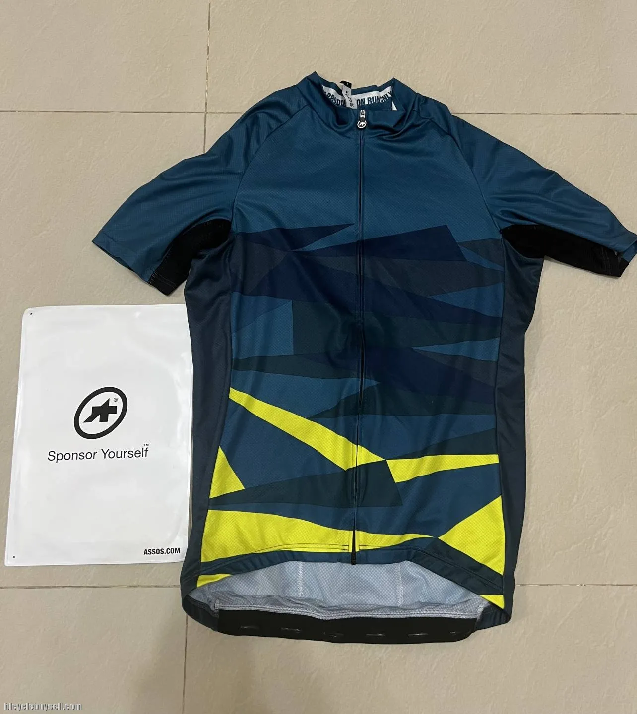 [SOLD!!] USED Assos Quartz SS Jersey - size L