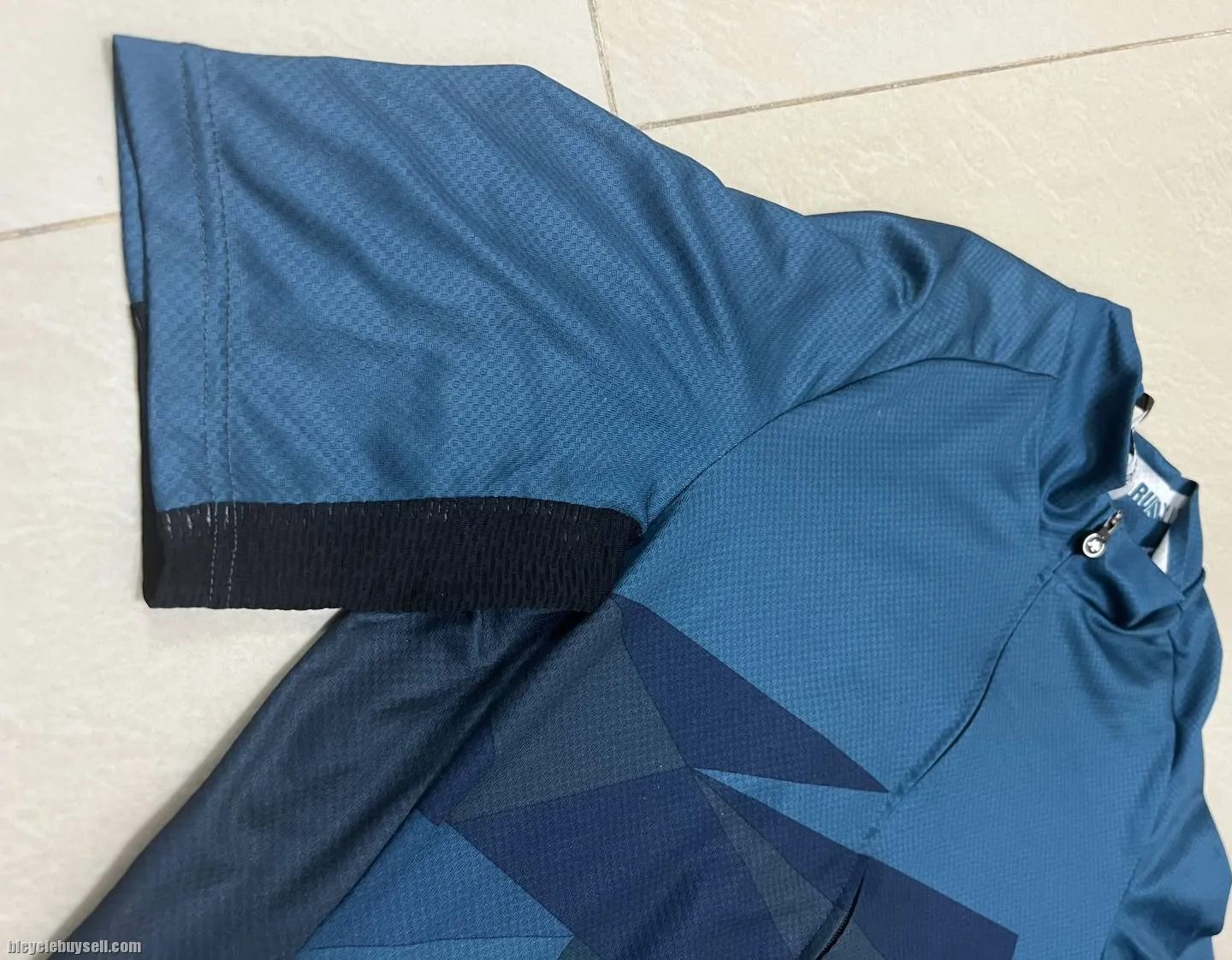 [SOLD!!] USED Assos Quartz SS Jersey - size L