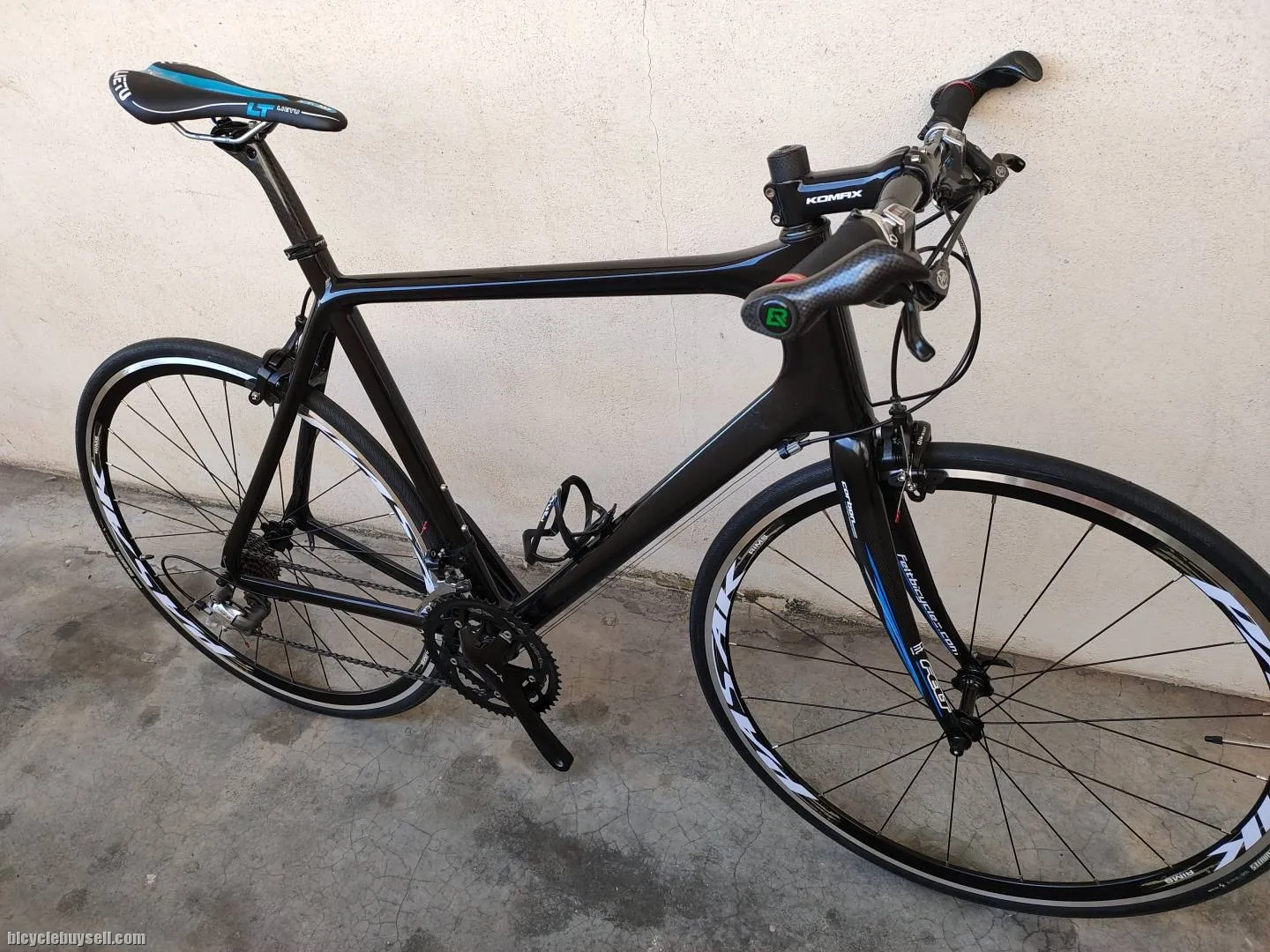 High Performance Hybrid Flatbar Road Bike 8kg 20speed