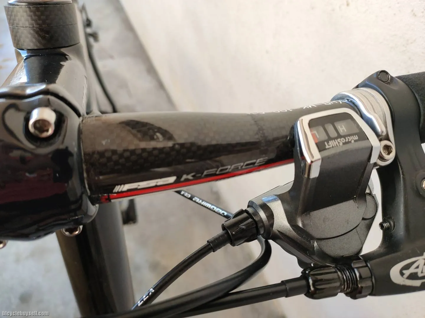 High Performance Hybrid Flatbar Road Bike 8kg 20speed