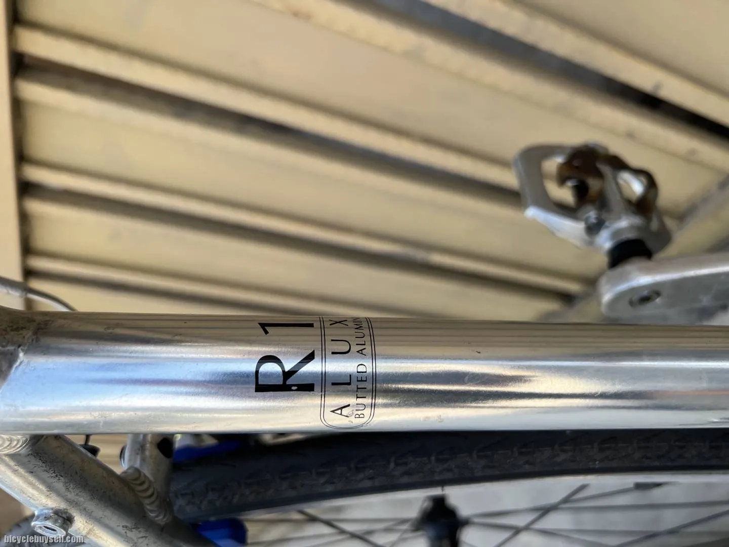 Giant R1 700c bike
