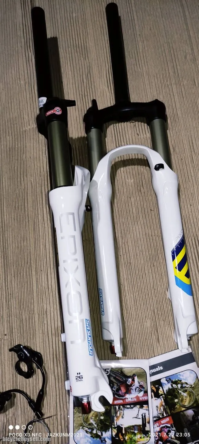 NOS Genuine SR Suntour Epixon 26 100mm Non Tapered, QR MTB Fork
