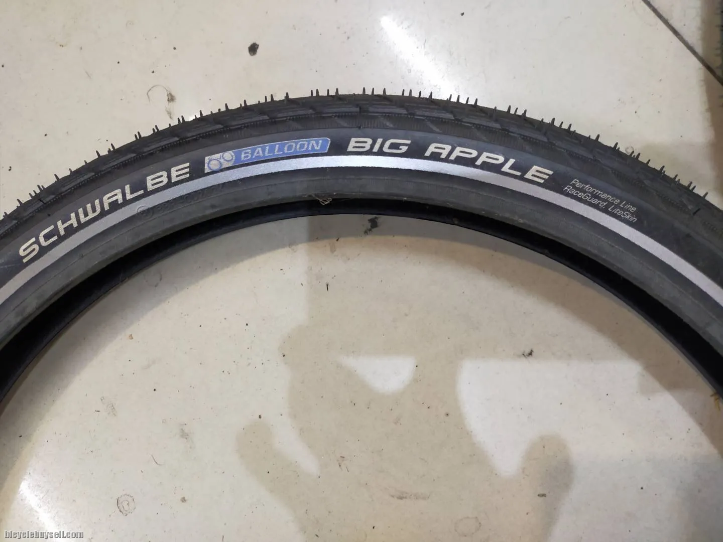 SCHWALBE BIG APPLE 20X2.0 ONE PAIR (2PIECES) USED ONLY ONE SHORT DISTANCE RIDE, JUST LIKE NEW