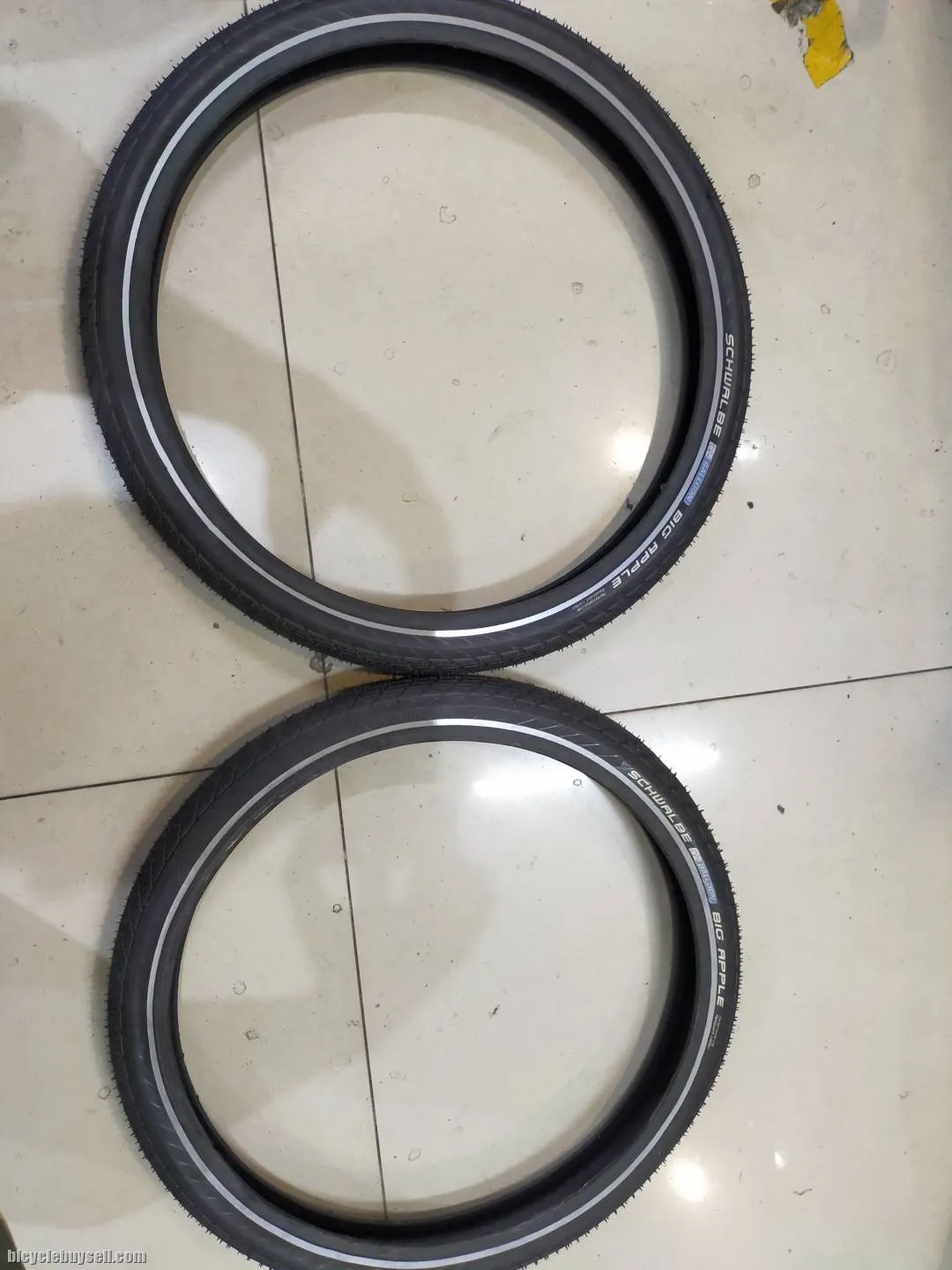 SCHWALBE BIG APPLE 20X2.0 ONE PAIR (2PIECES) USED ONLY ONE SHORT DISTANCE RIDE, JUST LIKE NEW