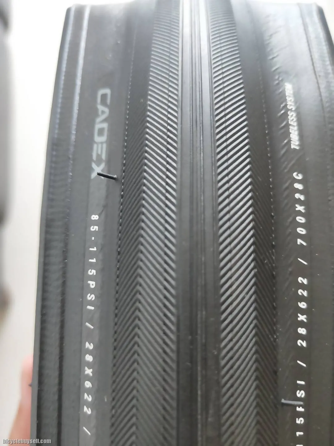 Cadex Race Road Bike tire soft compound 700 x 28c 28mm all condition made in Taiwan 339g