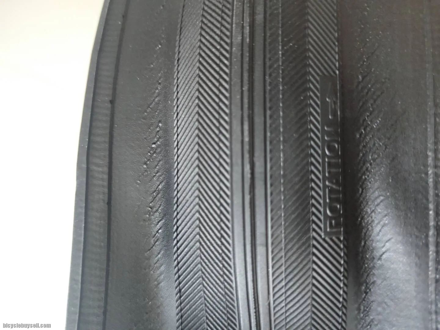 Cadex Race Road Bike tire soft compound 700 x 28c 28mm all condition made in Taiwan 339g