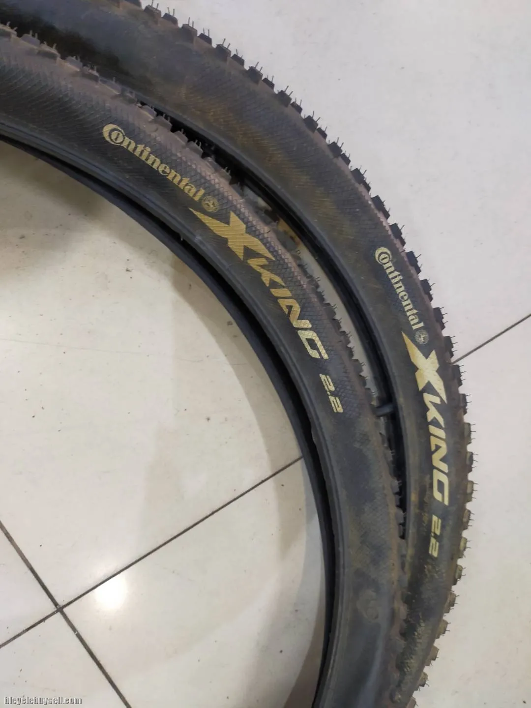CONTINENTAL X-KING 26X2.2 MTB TIRE 2PCS - 1 PAIR JUST USE ONE RIDE, STUDS ALL STILL THICK LIKE NEW