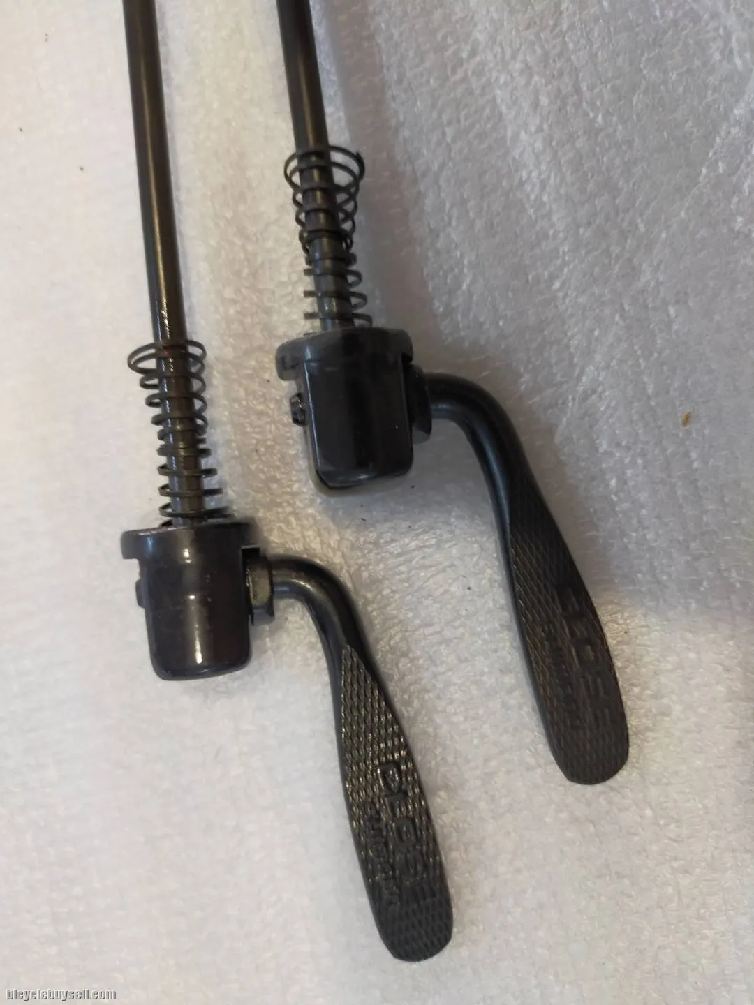 SHIMANO ORIGINAL QUICK RELEASE PAIR (FRONT + REAR) TAKEN OUT FROM 2 DAYS OLD NEW BIKE