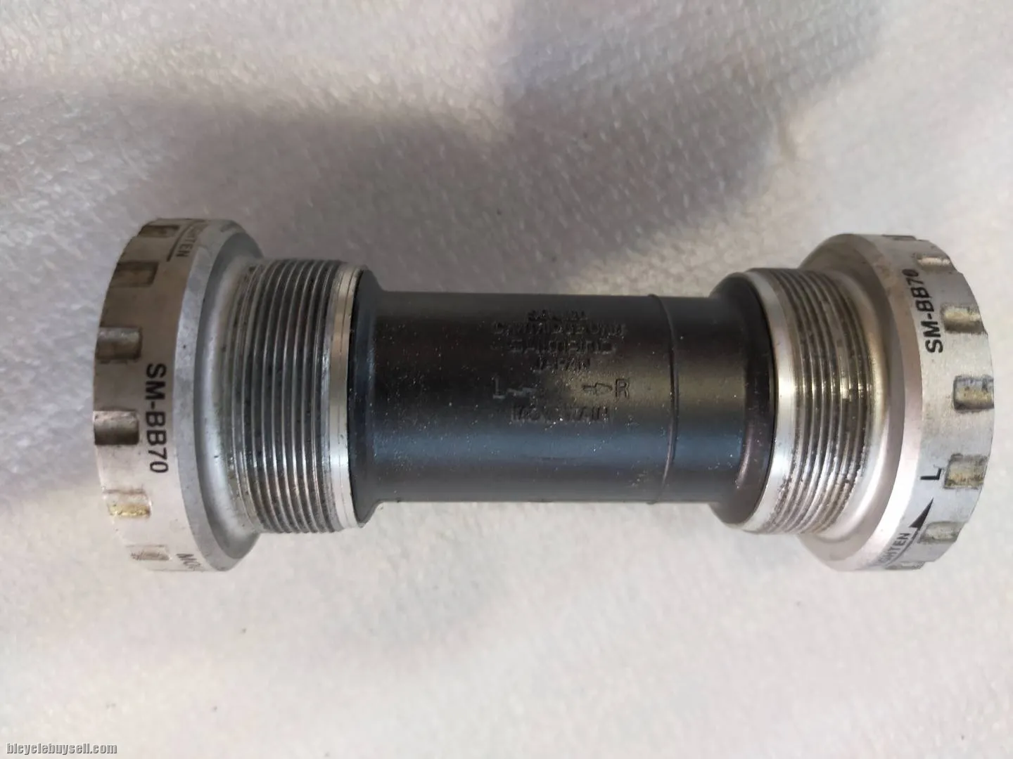 SHIMANO DEORE XT BB - LOW MILEAGE USE - LESS THAN 80KM - SELLING DUE TO UPGRADING CERAMIC BB