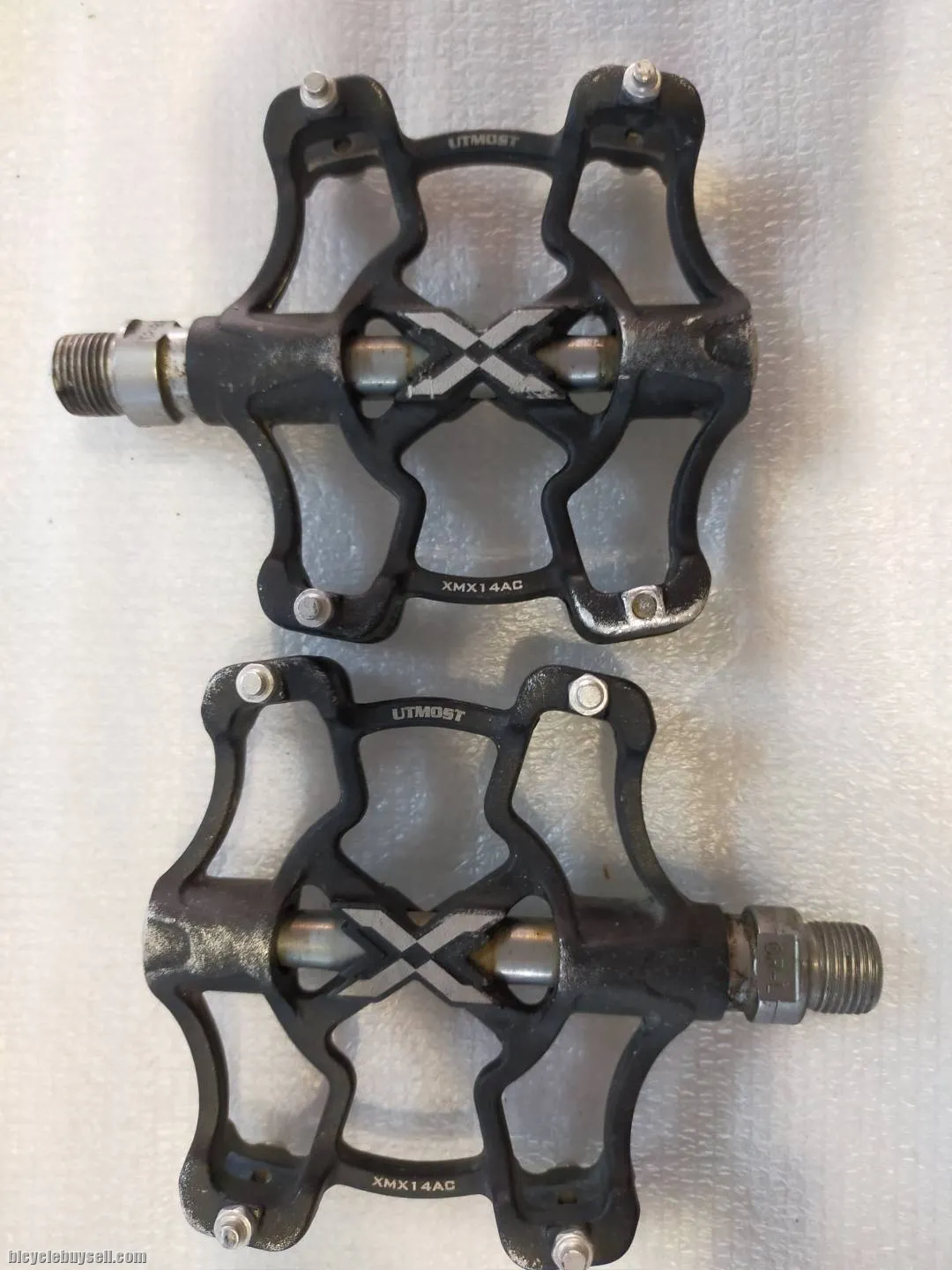 XPEDO PEDAL USED 8 MONTHS - SEELING TO CHANGE TO CLEAR PEDAL