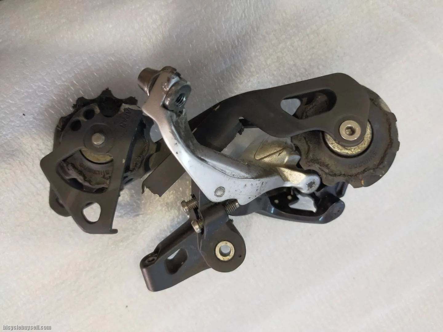 SHIMANO  10 SPEED RD DEORE XT - HAVE MINOR CRACK ON THE CAGE - ANYONE INTEREST SELLING CHEAP