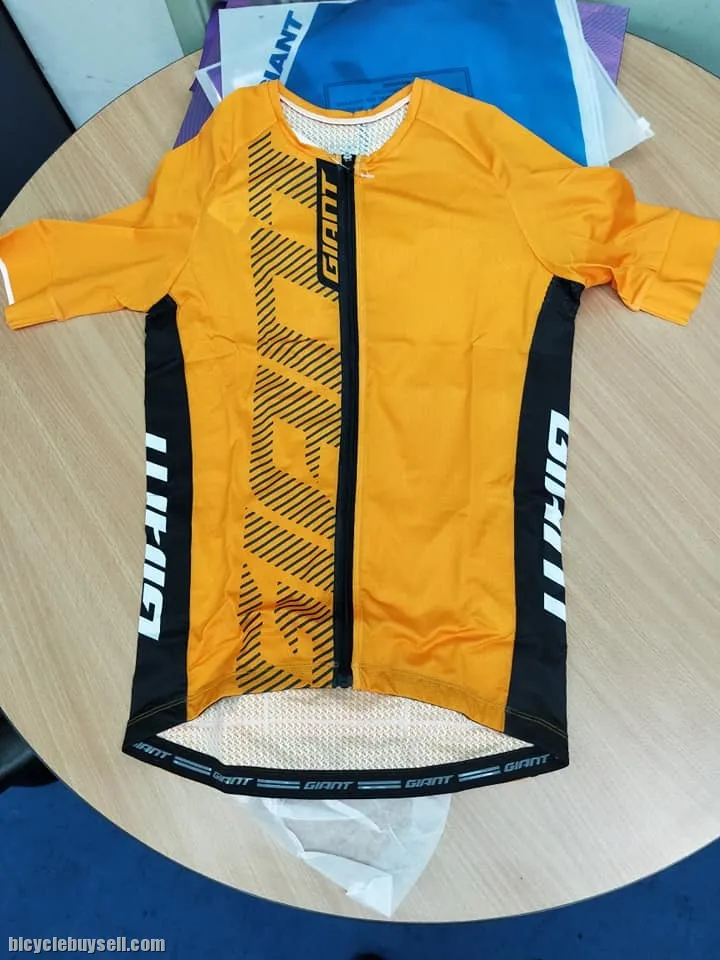 2018 Giant Flare Series Short Sleeves Cycling Jersey for Men M, L and XL - Made in China