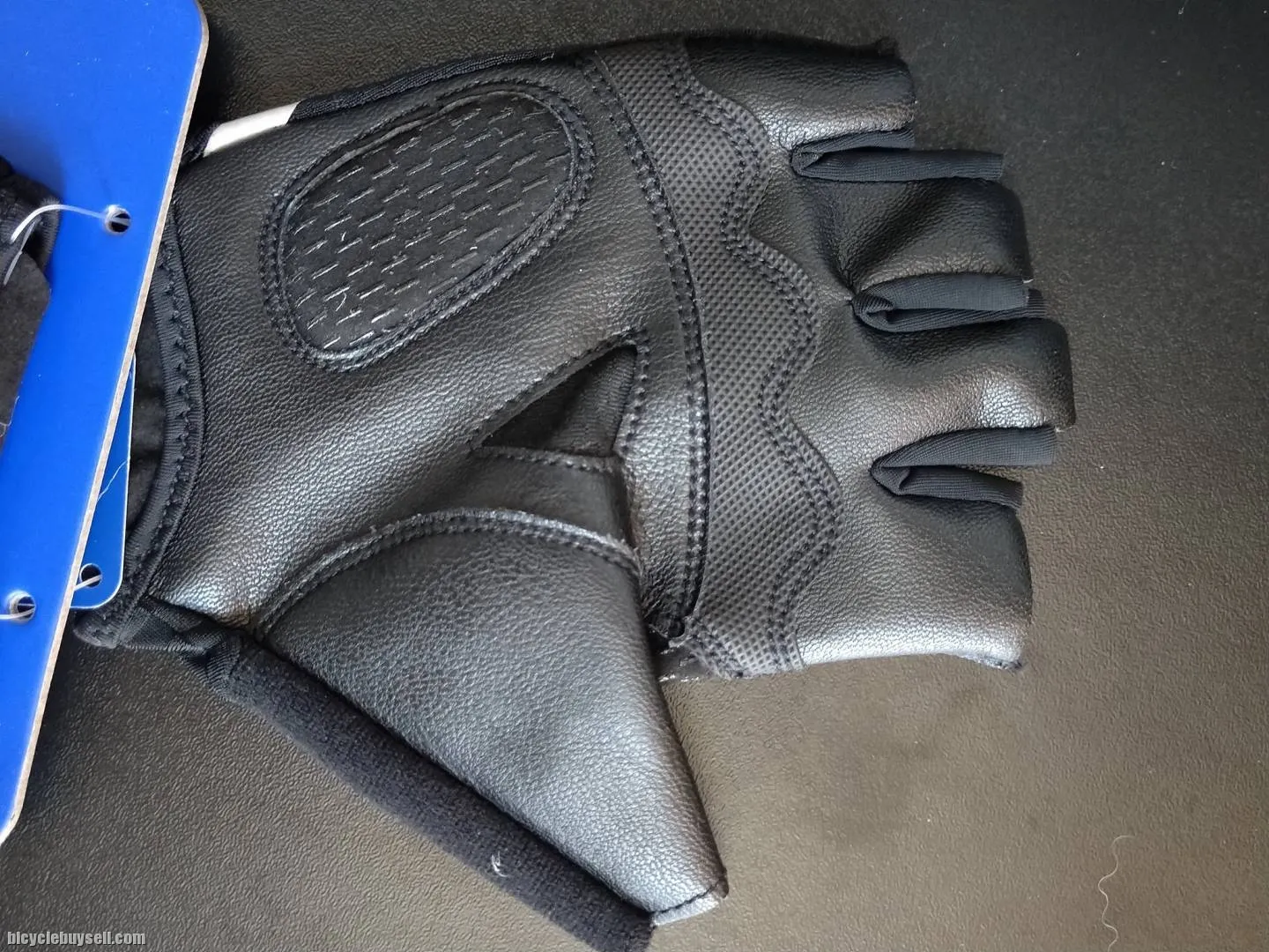 G203 Giant Half Finger Gloves Black/ Blue-Yellow / Red-Black - M and L size Reflective