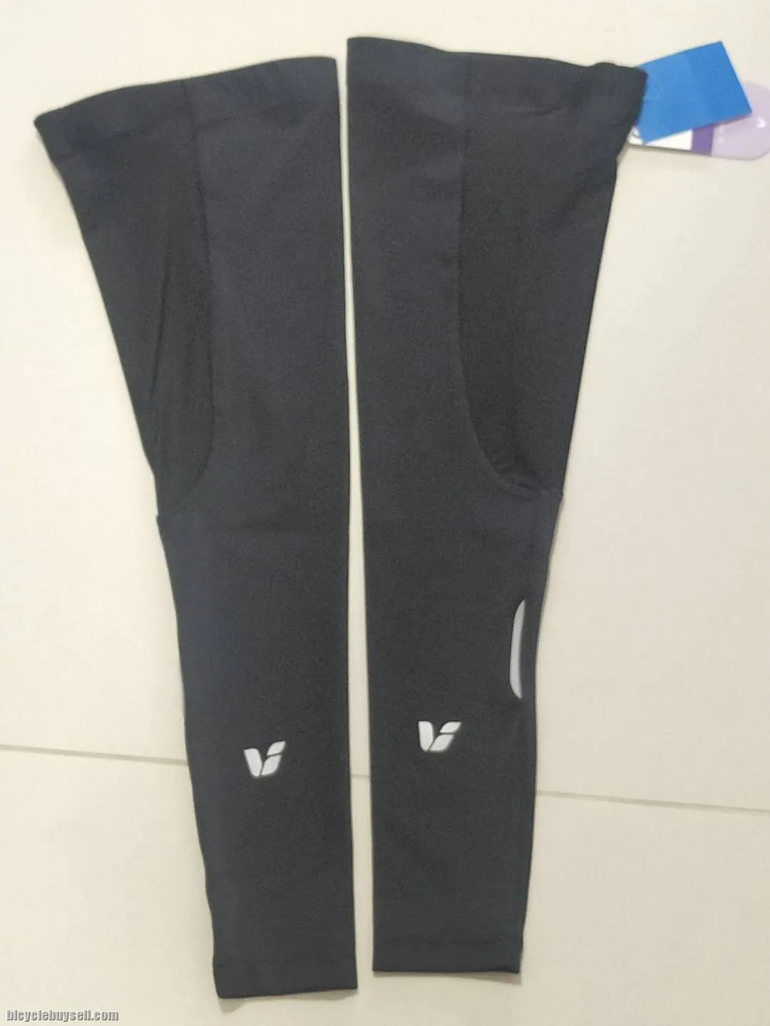 LIV Leg Cooler - Black UV Protection by Giant