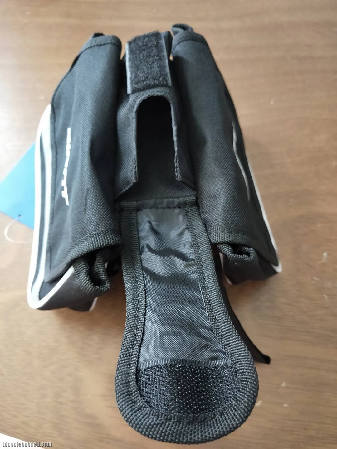 Giant Design1 Basic Pouch with two compartment flaps
