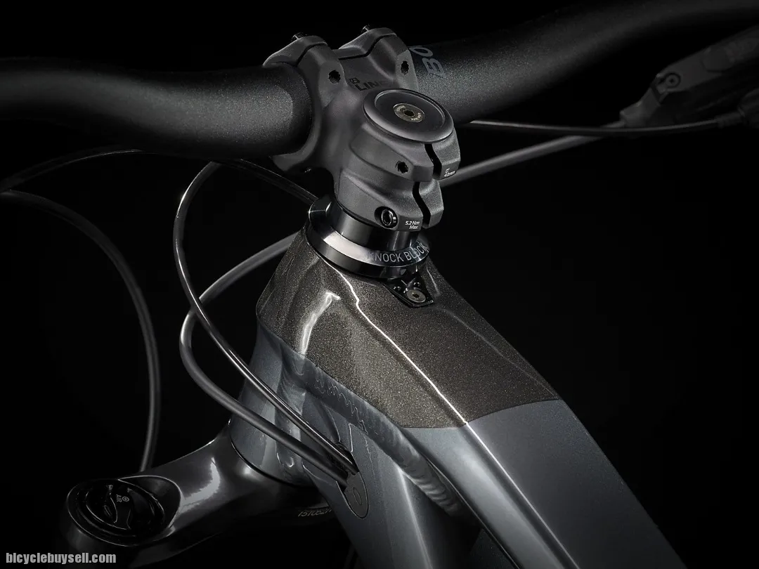2022 TREK 29" SLASH 8 ALLOY !