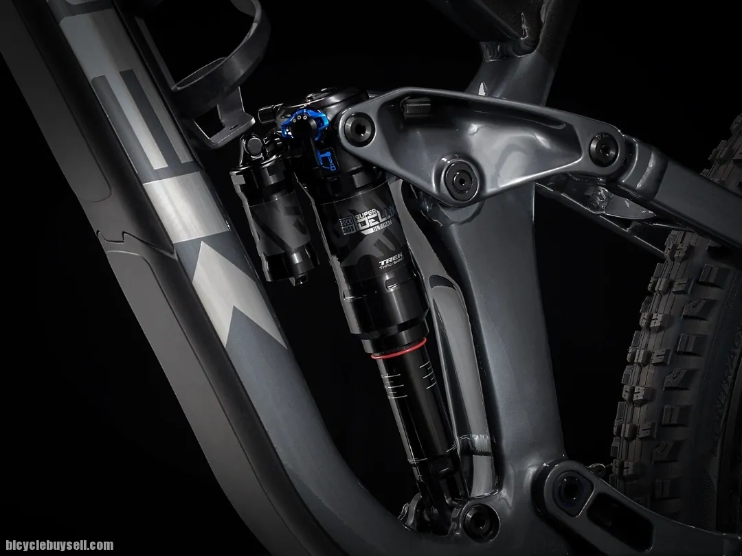 2022 TREK 29" SLASH 8 ALLOY !