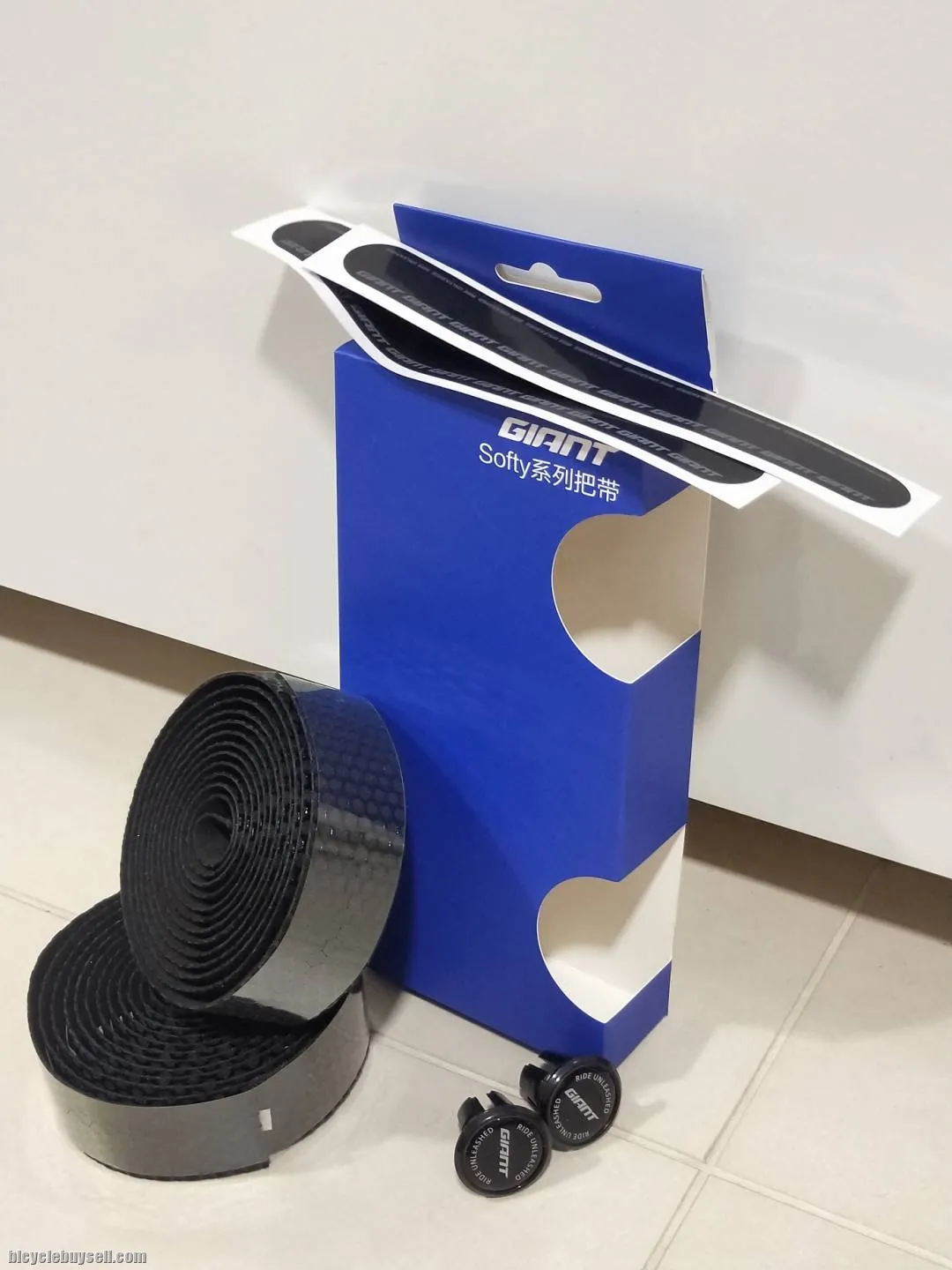Giant Softy Series Grippy Glossy Surface / Dotted Grip Design Premium Handlebar Tape Durable 2.5mm