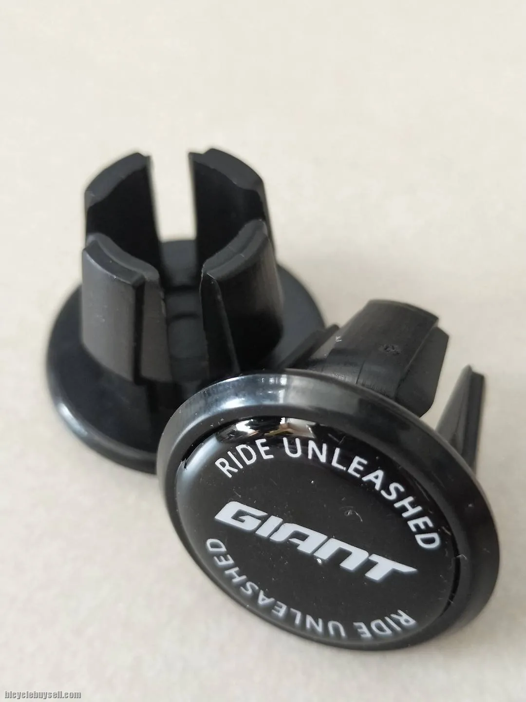 Giant Handlebar Tape TPU Material Silver - Black 2.5mm Softy Series