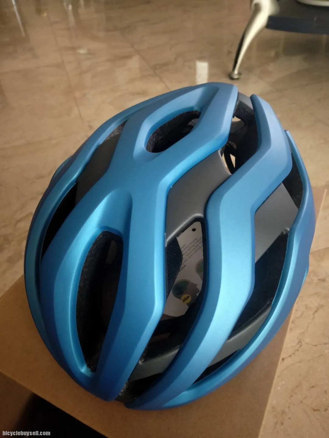 Giant Rev Pro Series MIPS Edition Men's Unisex Cycling Helmet 270g (M) 310g (L) White Blue Black