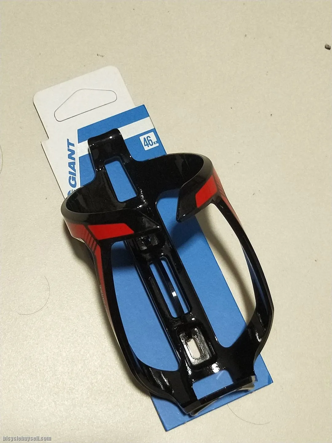 Giant Proway Bottle Cage 46g each in black base and white base design fiber durable PA66