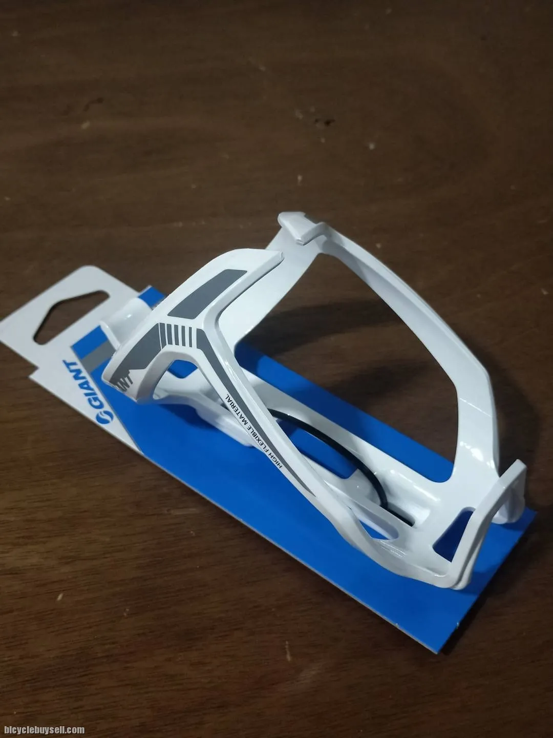 Giant Proway Bottle Cage 46g each in black base and white base design fiber durable PA66