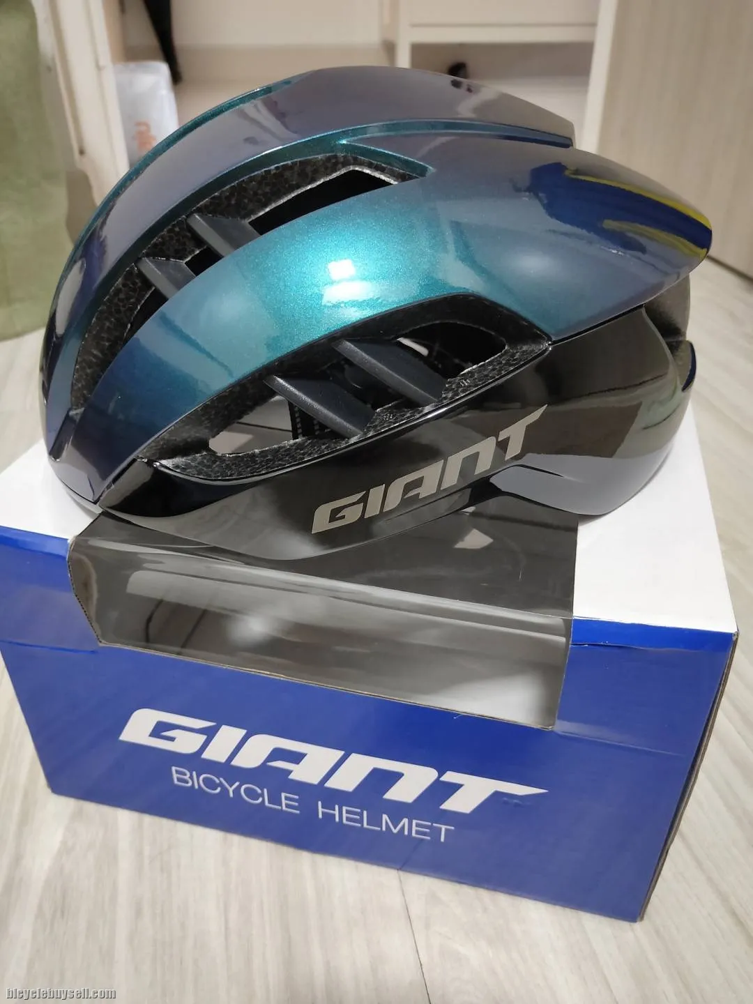 Giant GTS Aurora Color Size M/L and L/XL for Men / Unisex Cycling Helmet