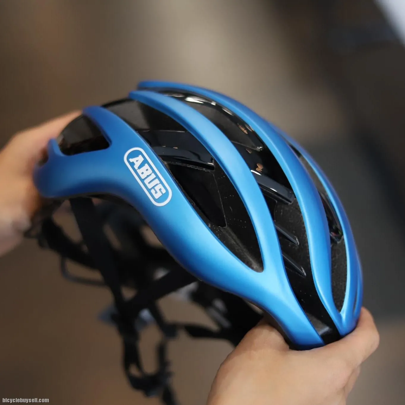 ABUS AIRBREAKER  Cycling HELMET |