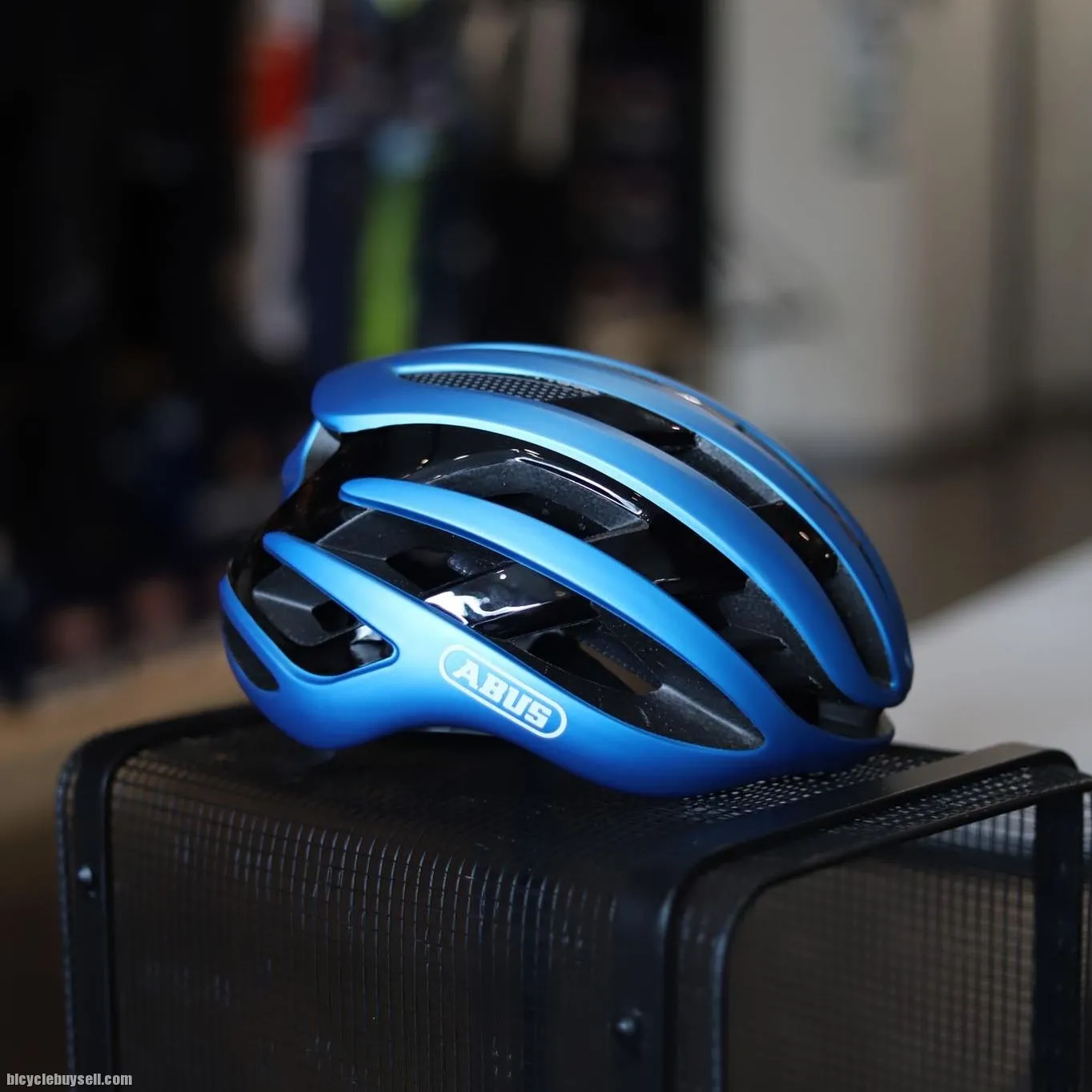 ABUS AIRBREAKER  Cycling HELMET |