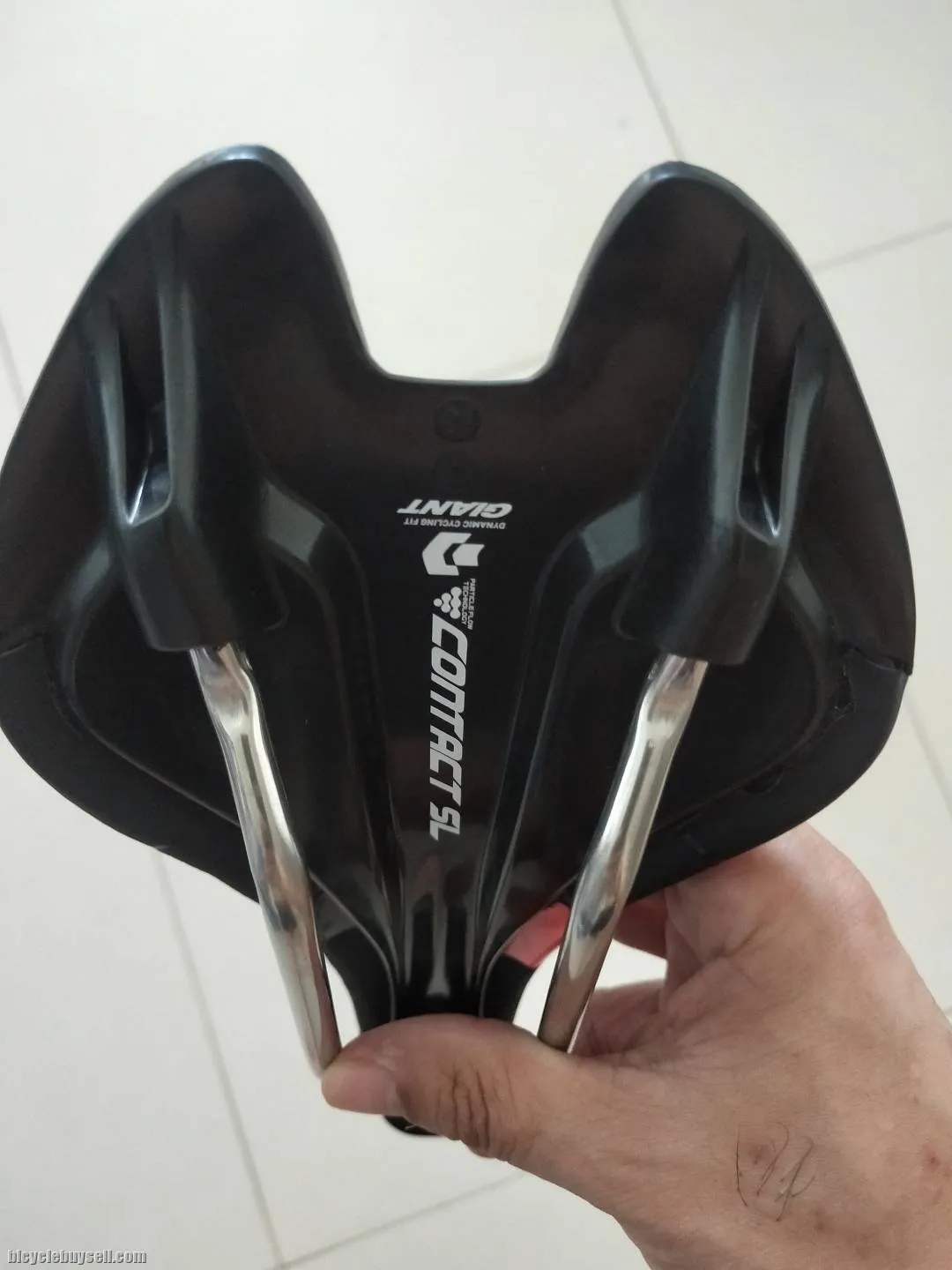 Giant Contact SL cycling saddle series sst rails Red Label