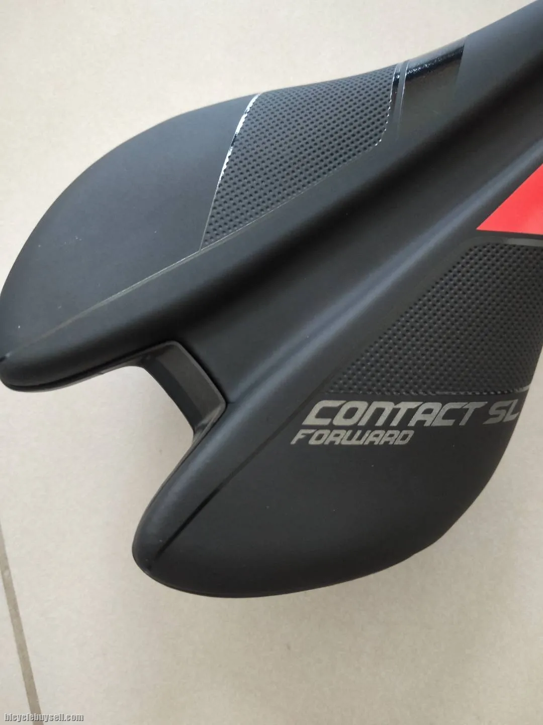 Giant Contact SL cycling saddle series sst rails Red Label
