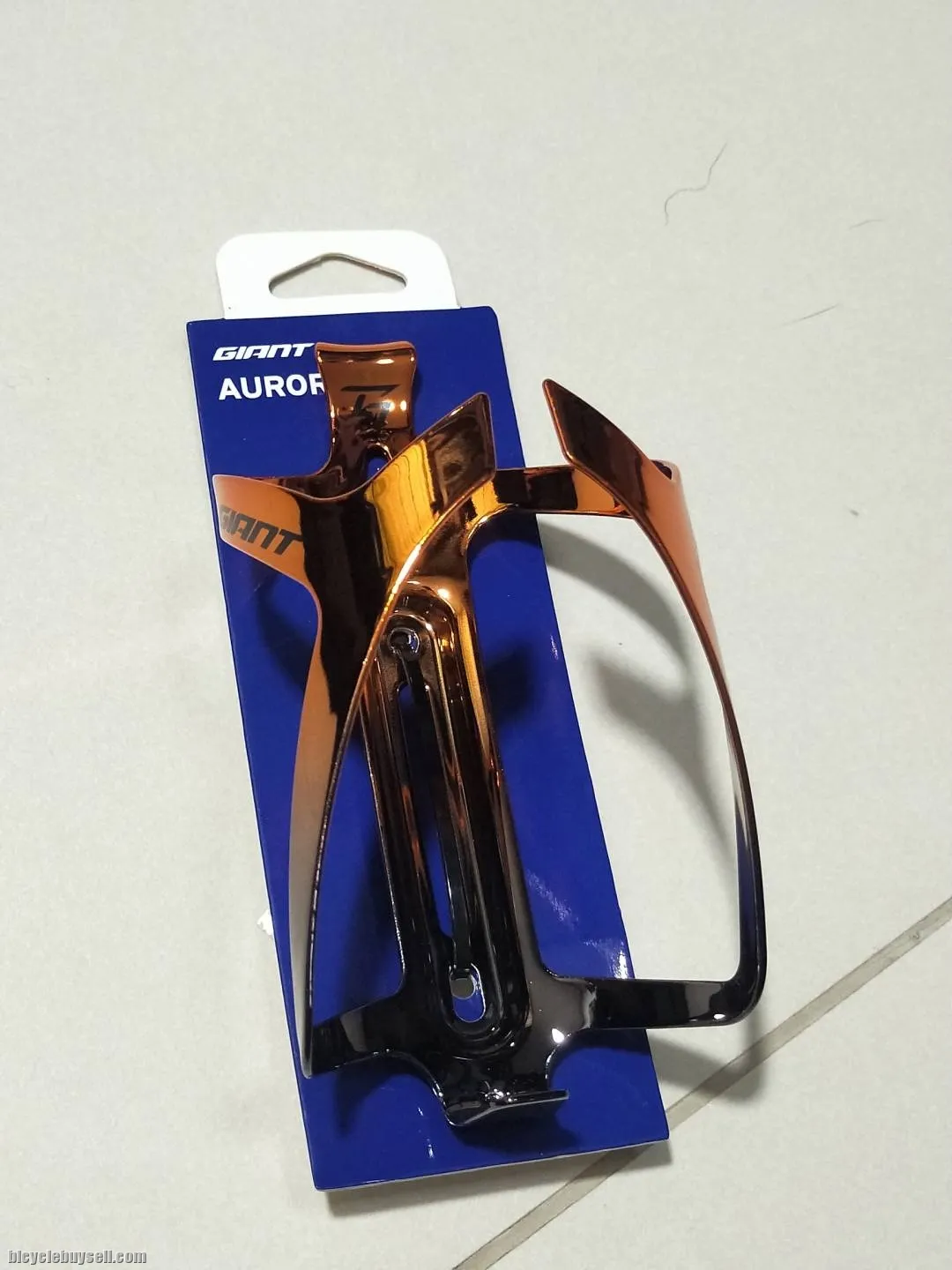 Giant Aurora Light Weight Aluminum Bottle Cage in 5 variant colors 30g