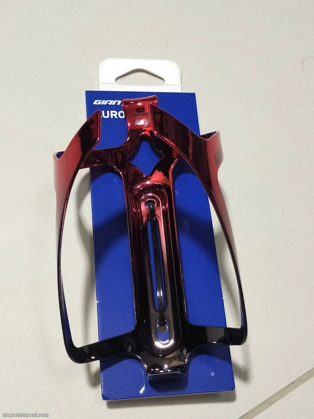 Giant Aurora Light Weight Aluminum Bottle Cage in 5 variant colors 30g