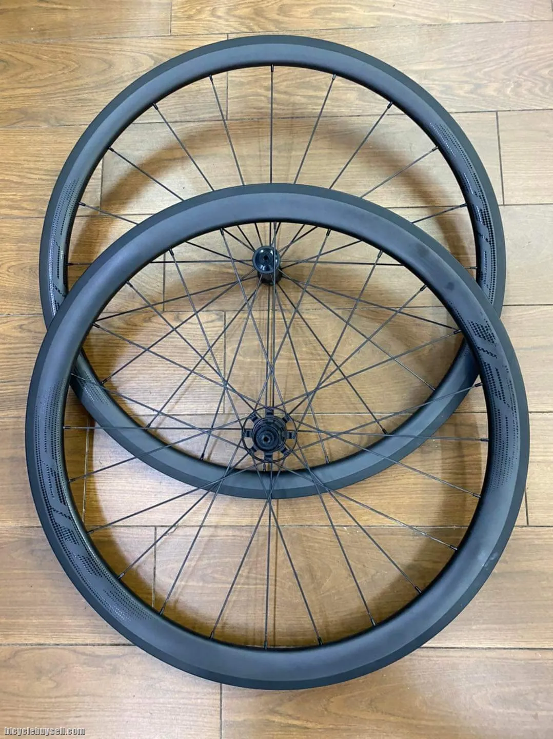 TUFF PREMIUM 35/45 Carbon wheelset