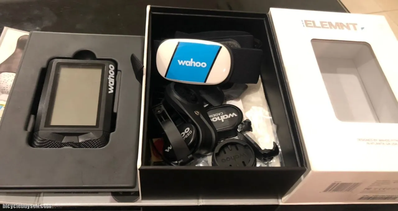 [SOLD] Wahoo Elemnt Bundle