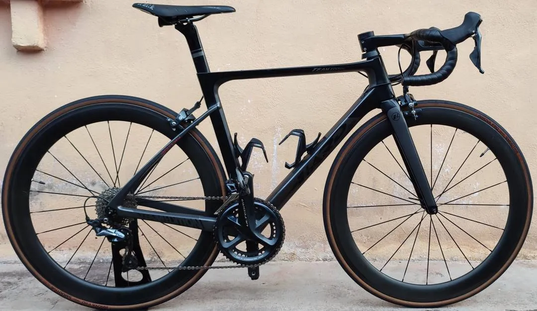 PRO HARD TEAM  EDITION CARBON ROAD BIKE