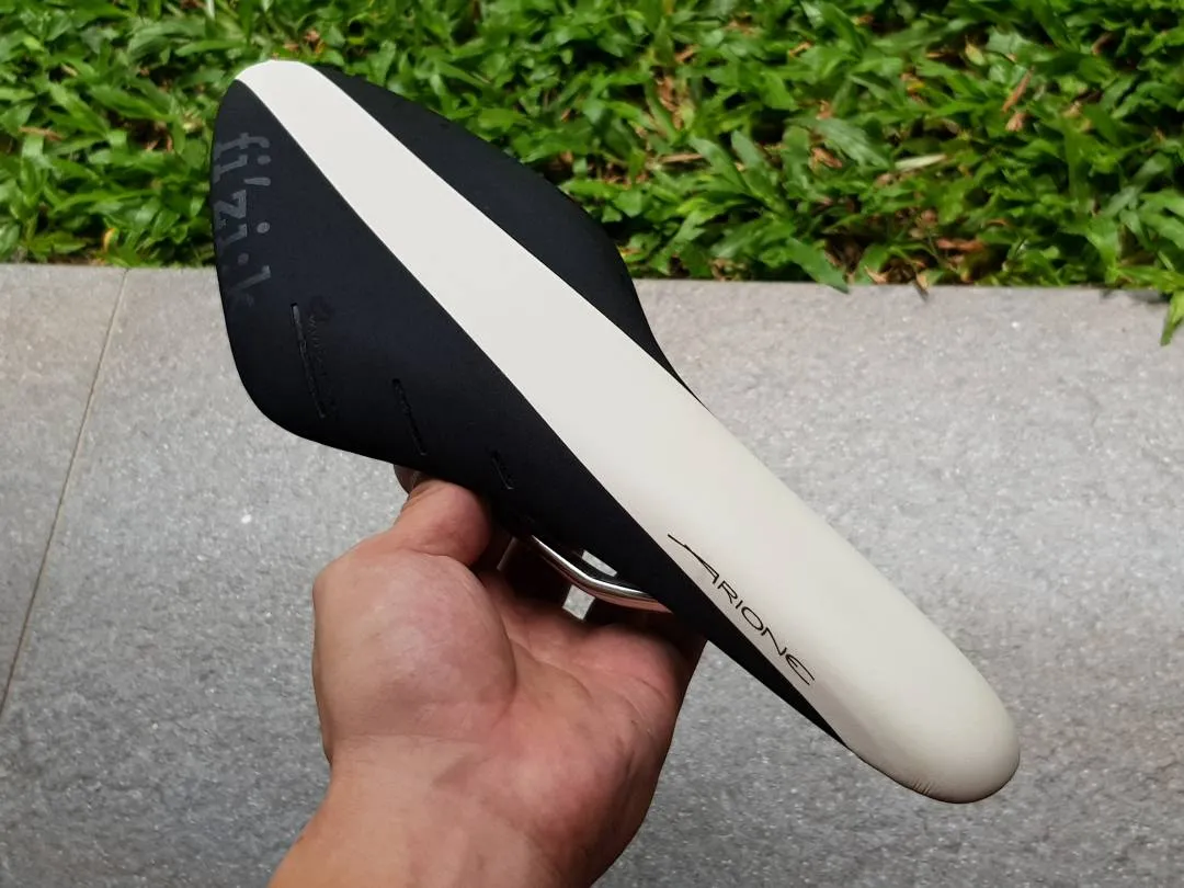 Fizik Arione R3 Saddle (Kium Rail) (Pre-owned)